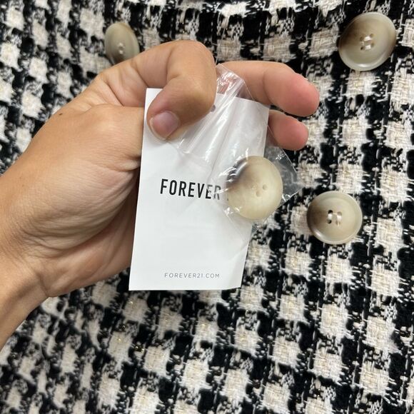 Forever 21 Black and White Tweed Skort NWT - Picture 4 of 6